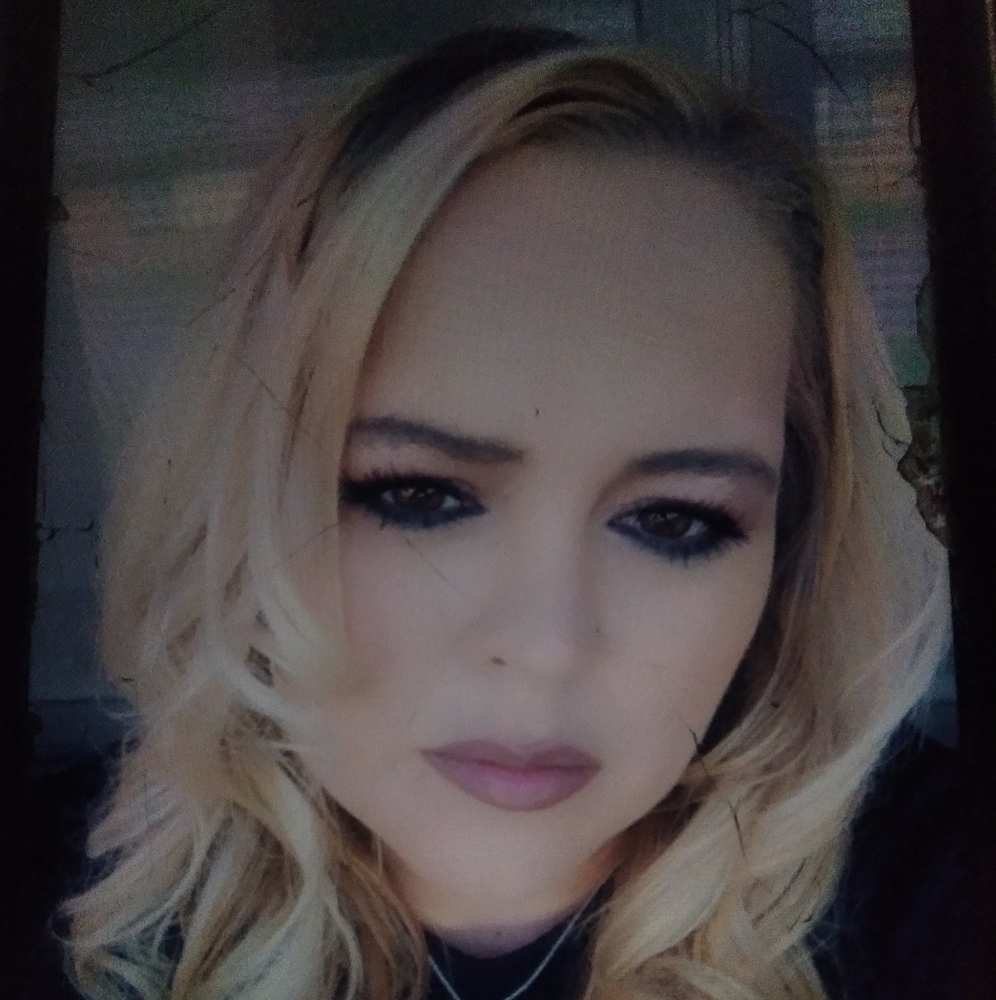 Meet your Posher, Monica